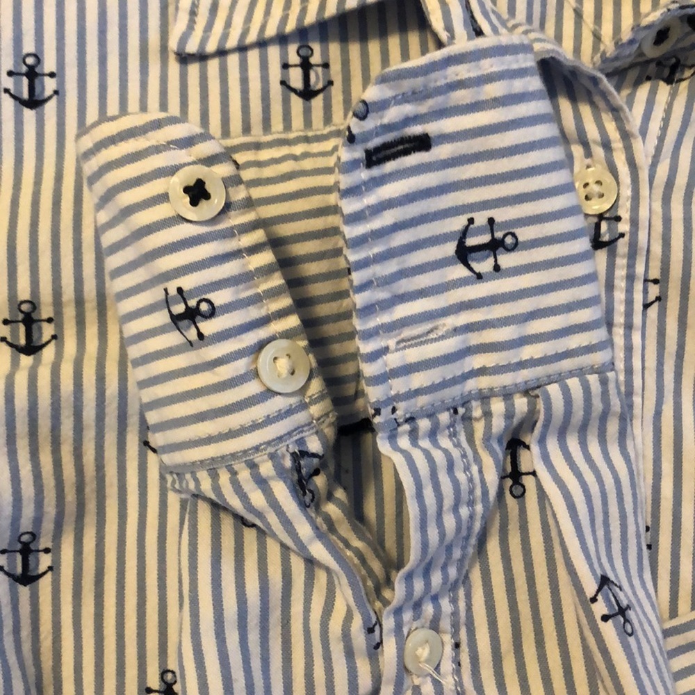 Button down - Picture 2 of 2